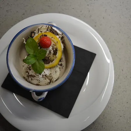 Osteria L'iero D'eima' Couette-café Meleze