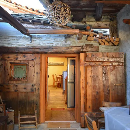 Osteria L'iero D'eima' Couette-café Meleze