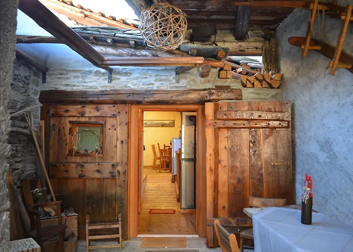 Osteria L'iero D'eima' 住宿加早餐酒店 Meleze