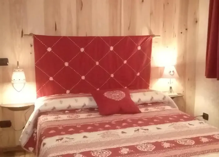 Osteria L'iero D'eima' 住宿加早餐酒店 Meleze